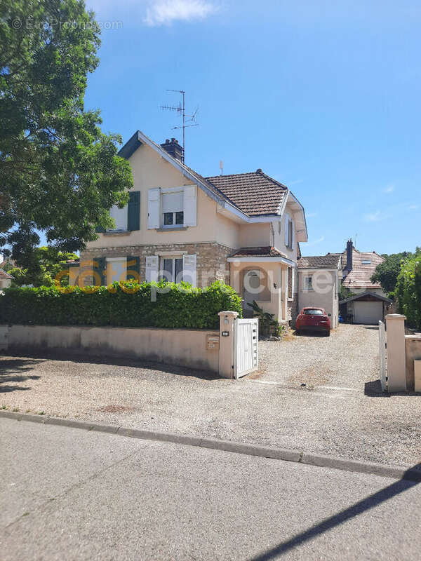 Maison mitoyenne rénovée à Tavaux - photo 6