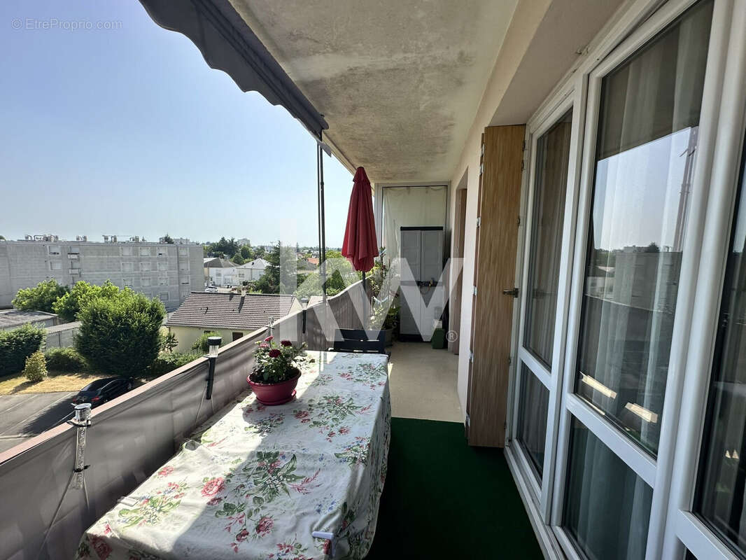 Appartement à SAINT-JEAN-DE-BRAYE