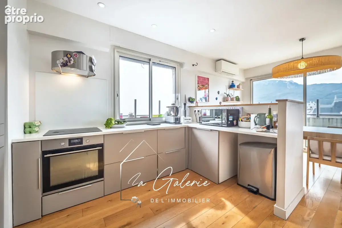 Magnifique appartement en dernier etage avec terrasse hyper centre de grenoble - photo 9