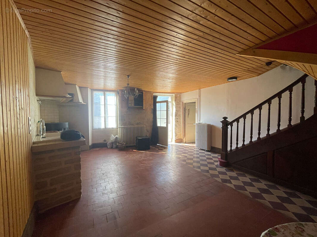 Maison à SAINT-SAULGE