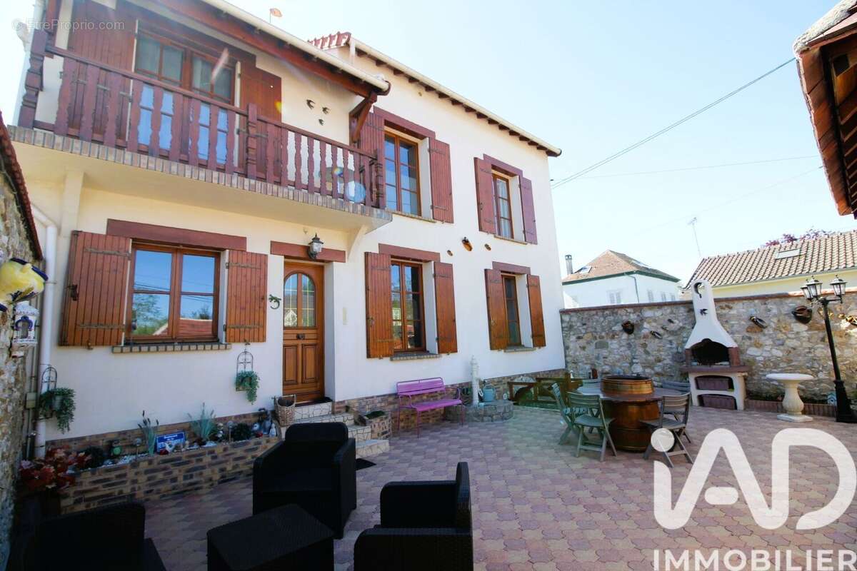 Photo 2 - Maison à CONDE-SAINTE-LIBIAIRE