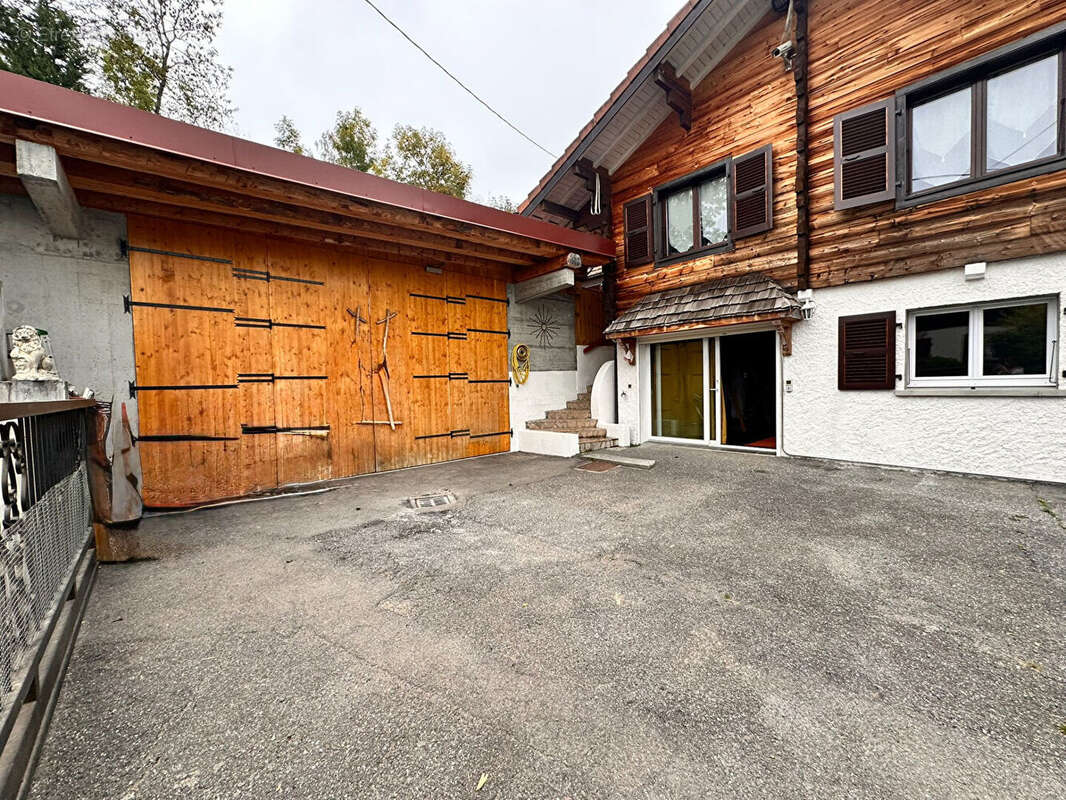 Maison à PERRIGNIER