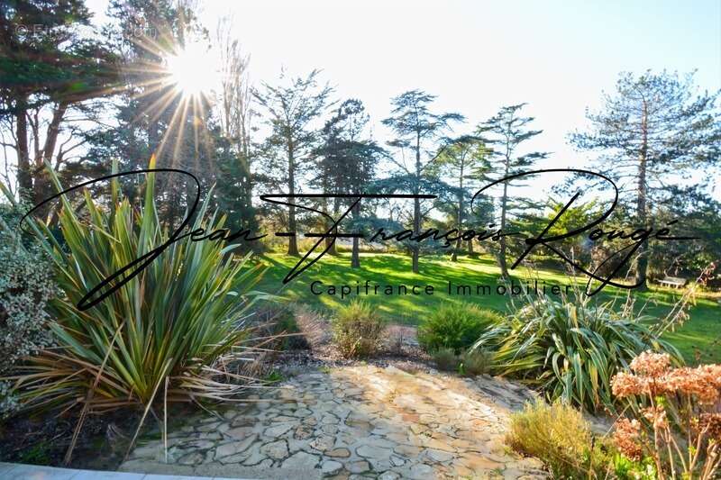 Maison à AGON-COUTAINVILLE