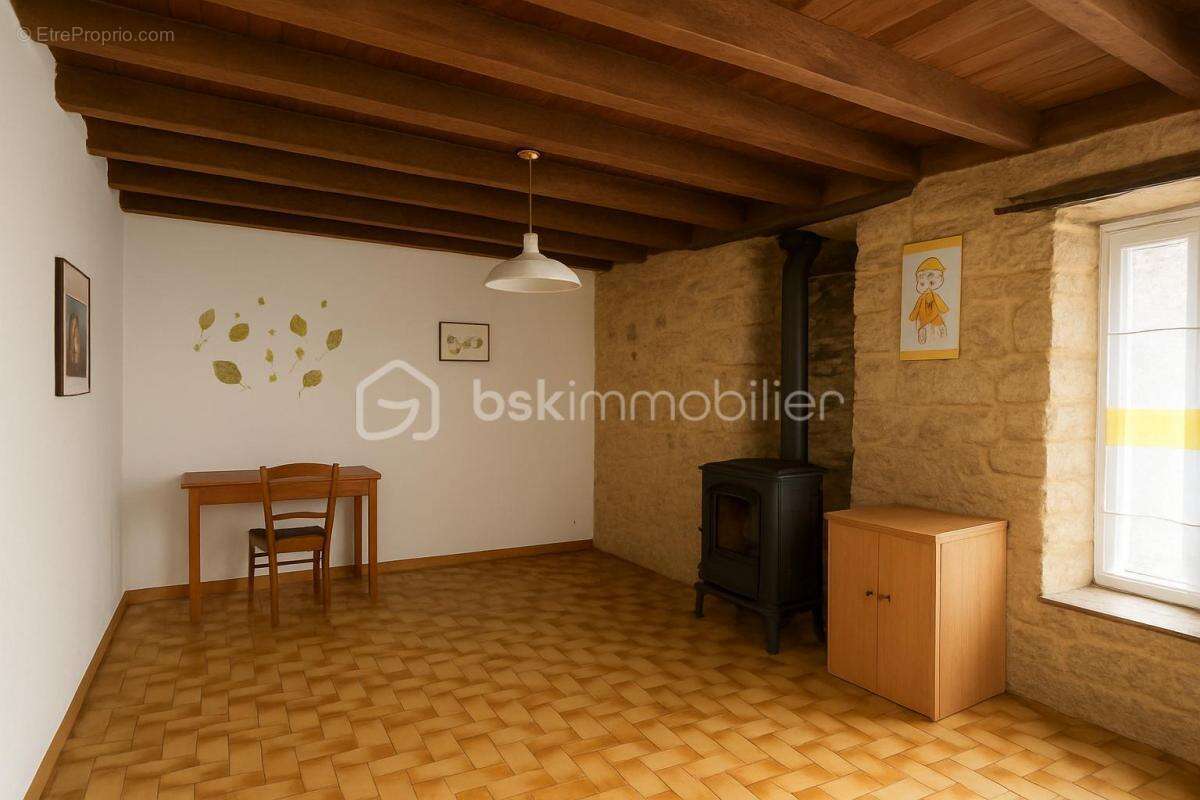 Maison à SAINT-SULPICE-DES-LANDES