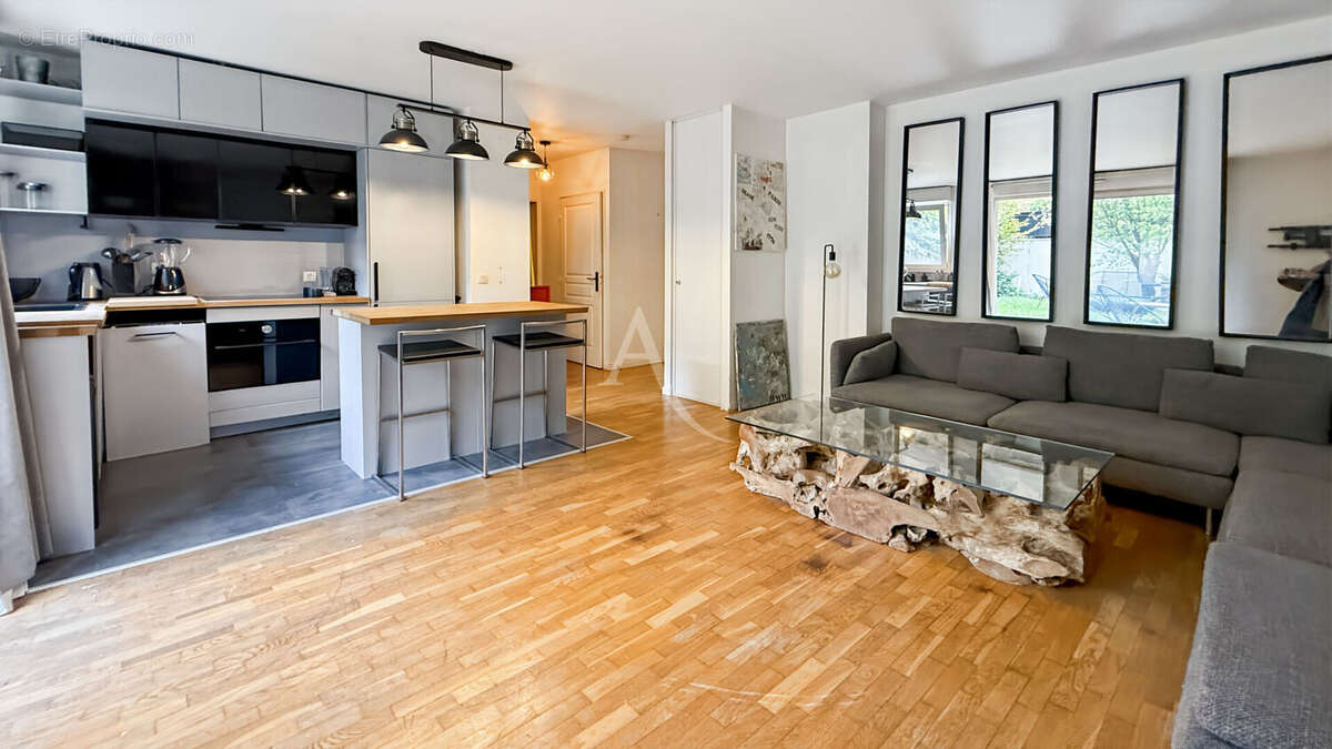 Appartement à LA GARENNE-COLOMBES