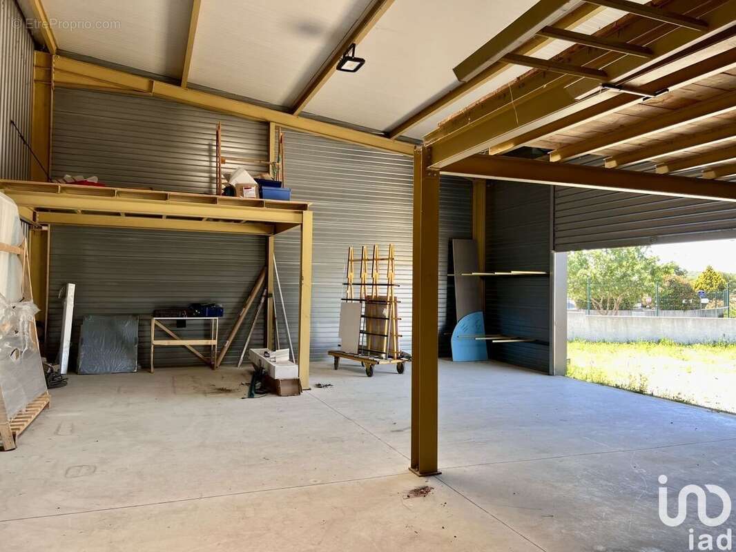 Photo 2 - Commerce à MONTREDON-DES-CORBIERES