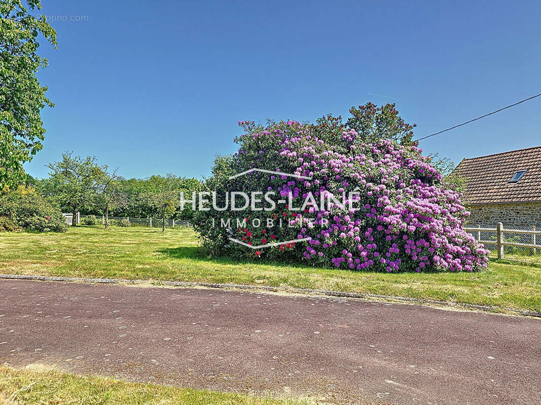 Maison à SAINT-POIS