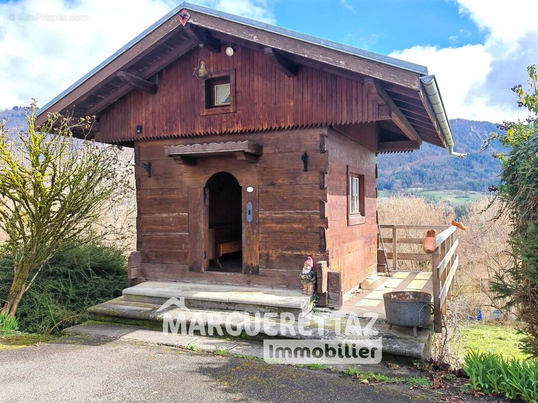 Maison à MARIGNIER