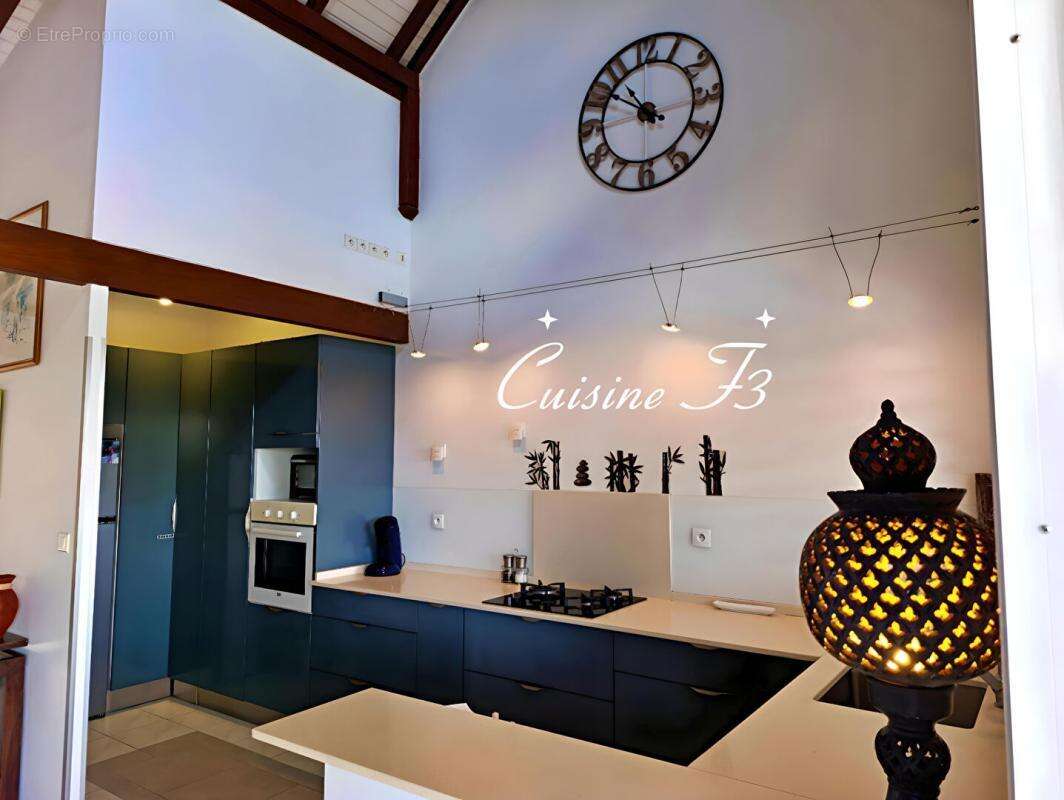 Maison à LES TROIS-ILETS