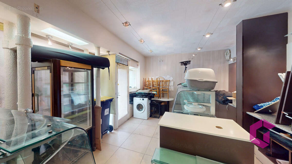 Appartement et local commercial - photo 11
