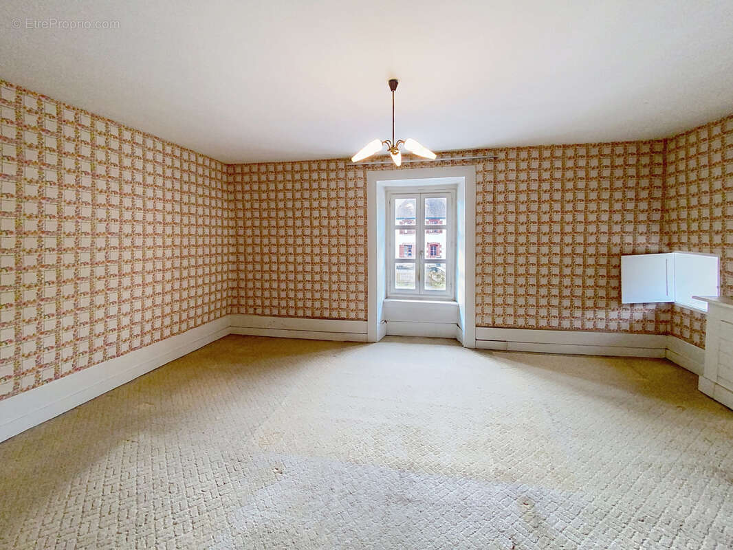 Maison de bourg à St Jean-Ligoure - photo 5