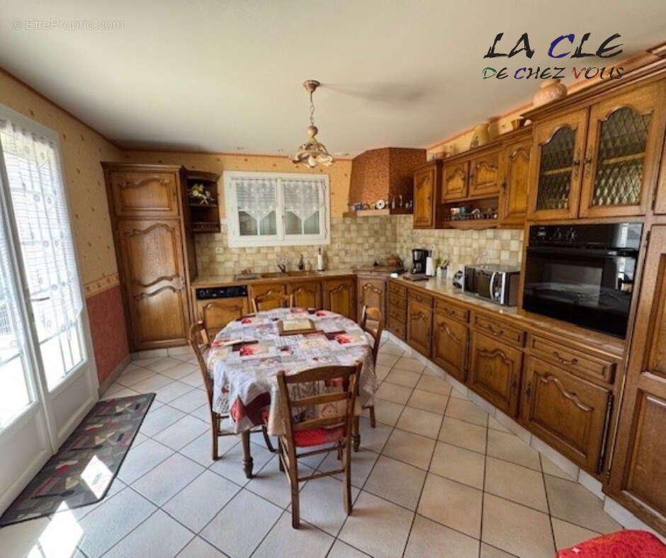 Maison à COULONGES-SUR-L&#039;AUTIZE