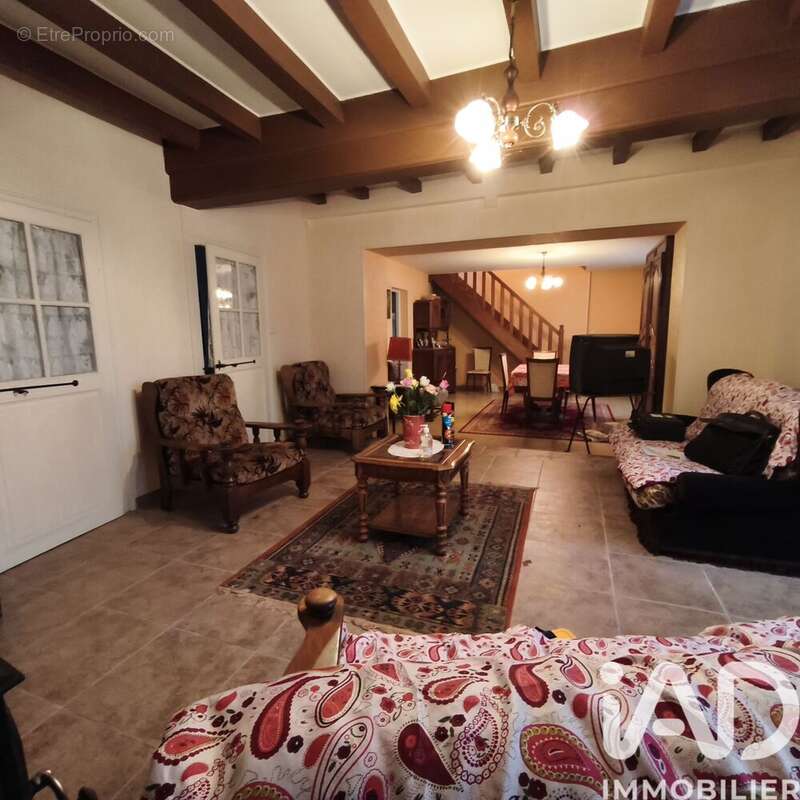 Photo 3 - Maison à SAVIGNY-EN-TERRE-PLAINE