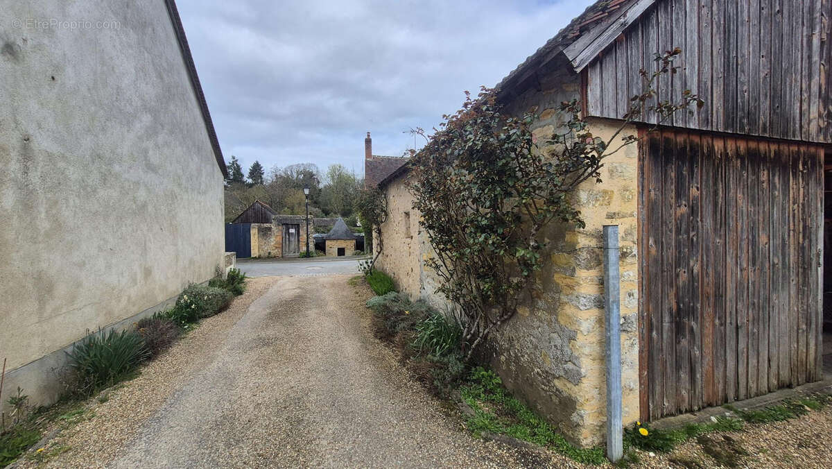 Maison à ASNIERES-SUR-VEGRE
