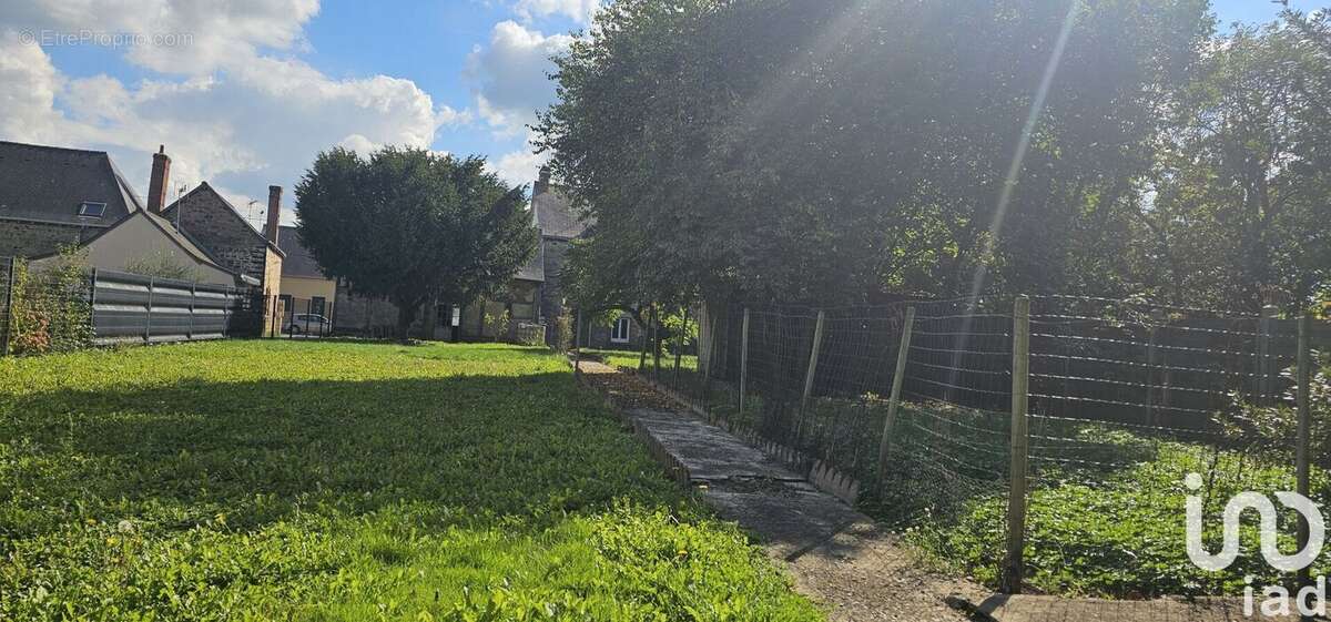 Photo 3 - Terrain à LA GUERCHE-DE-BRETAGNE