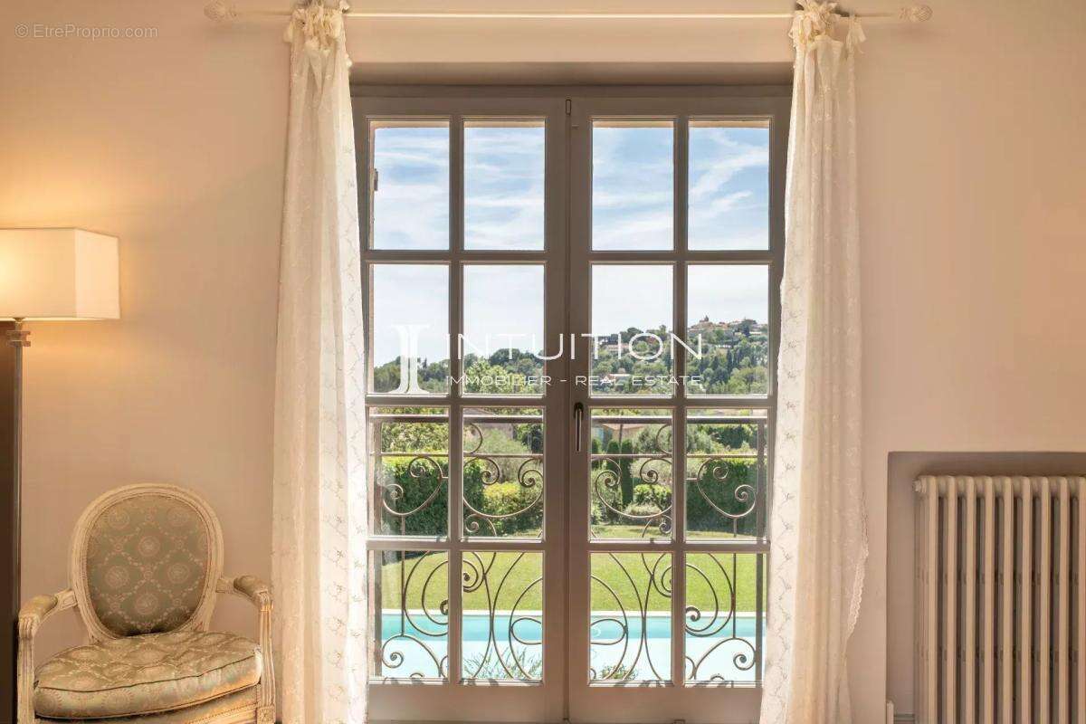 Mougins - Les Colles : Propriété de prestige avec vue panoramique sur le village - photo 26