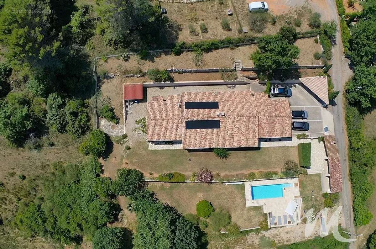 Grande maison de Charme à vendre  à Montmeyan avec Piscine, garage, abri voiture - photo 6