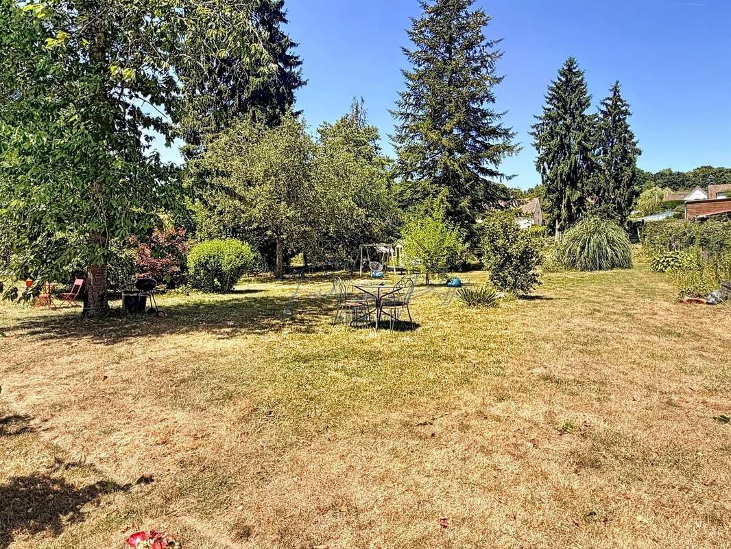  À vendre – Authentique longère de 192 m² à proximité de Clermont - photo 16