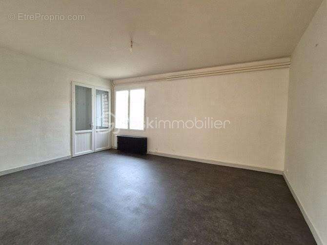 Appartement à LASSAY-LES-CHATEAUX