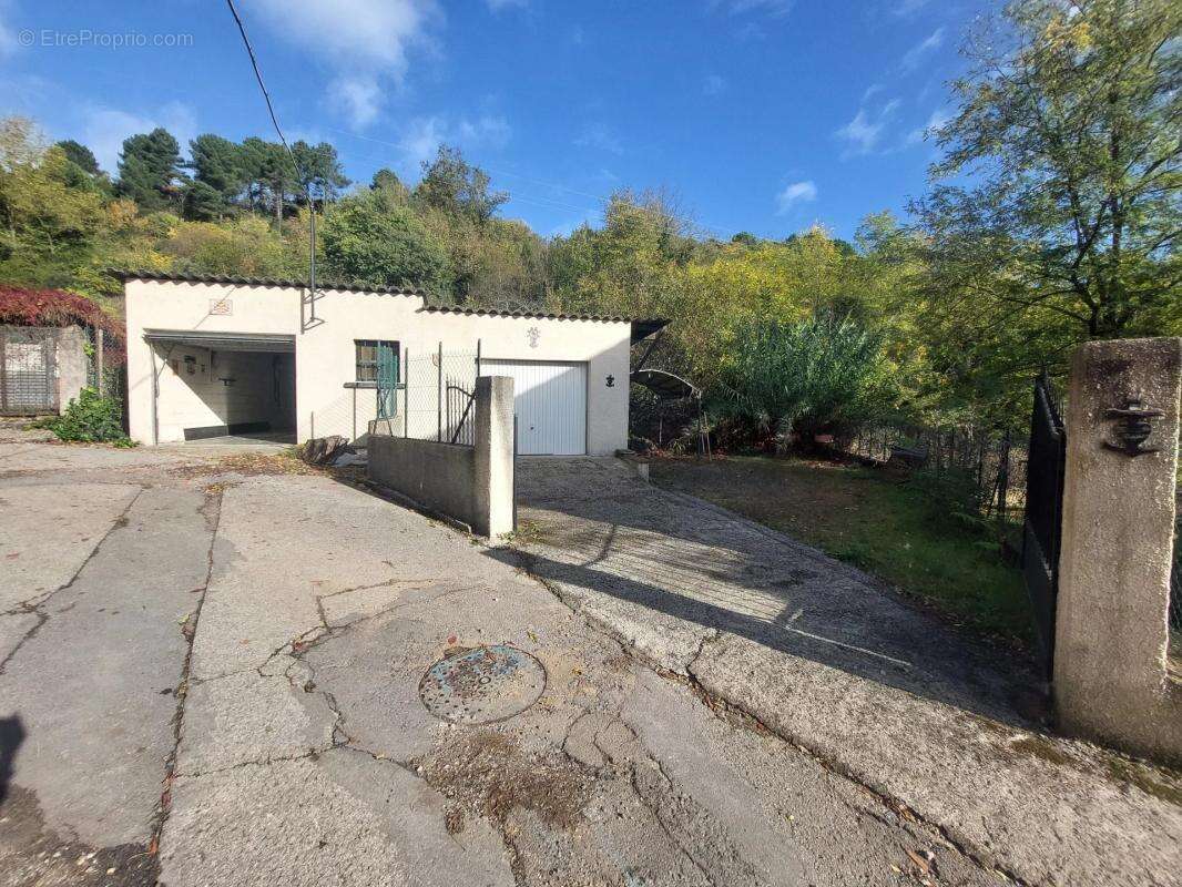 Maison à ROBIAC-ROCHESSADOULE