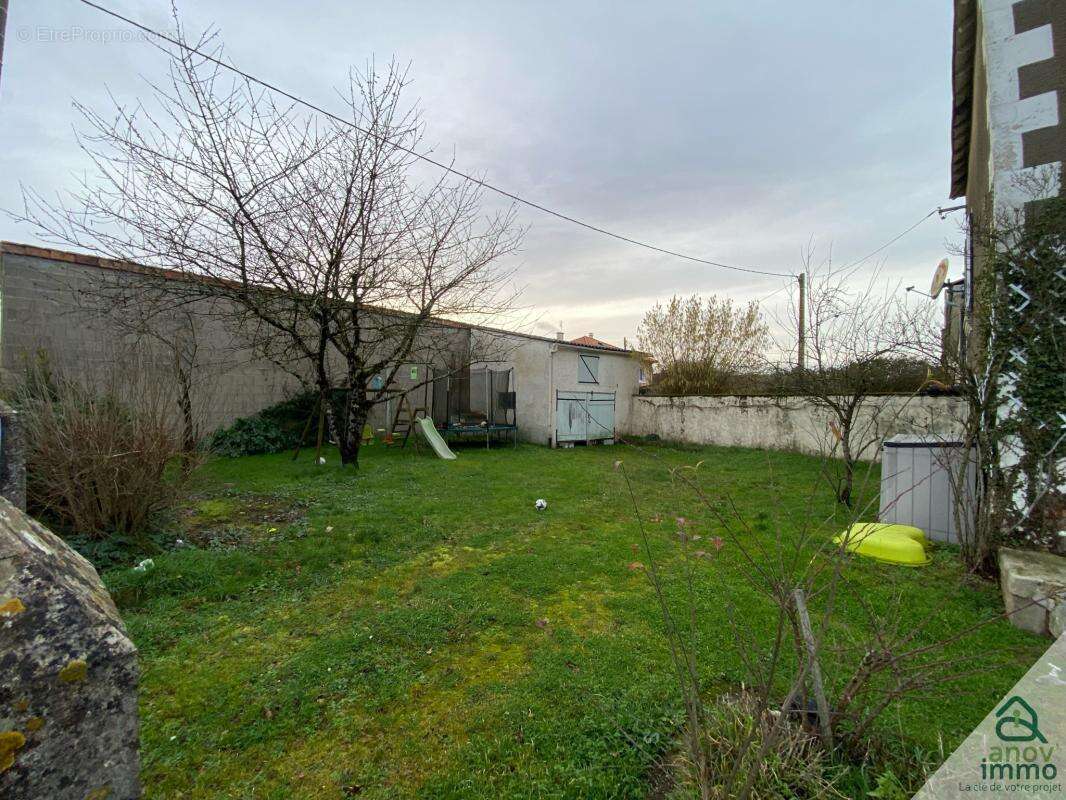 Maison à COULOMBIERS