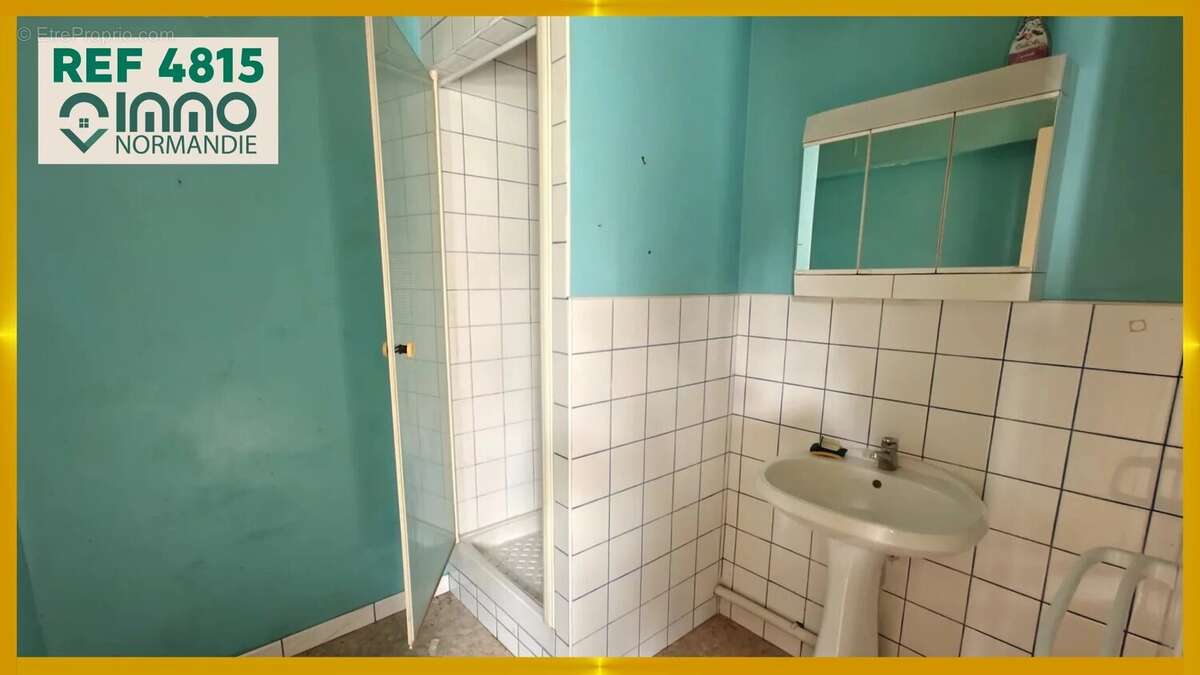 Maison à SAINT-CYR-DE-SALERNE