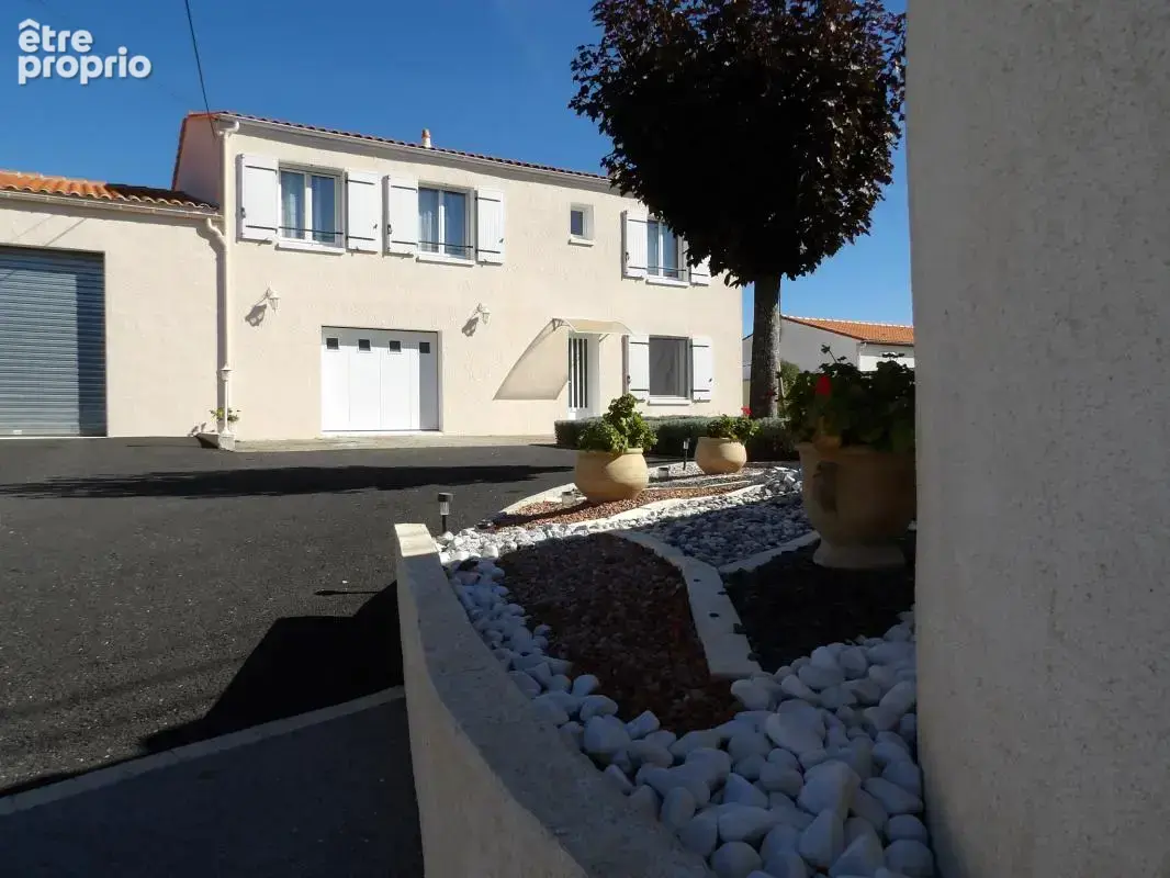 Maison à ASNIERES-LA-GIRAUD