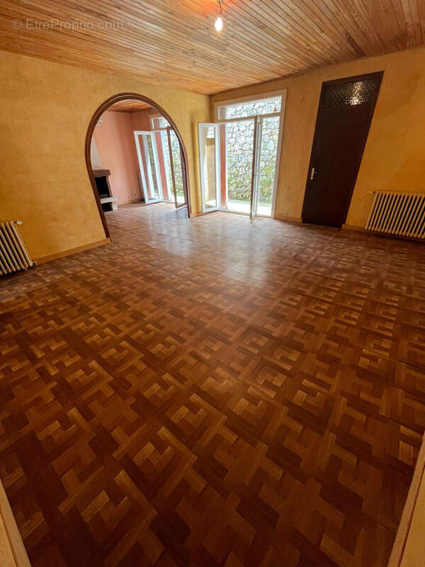 Maison à SAINT-CIRGUES-EN-MONTAGNE