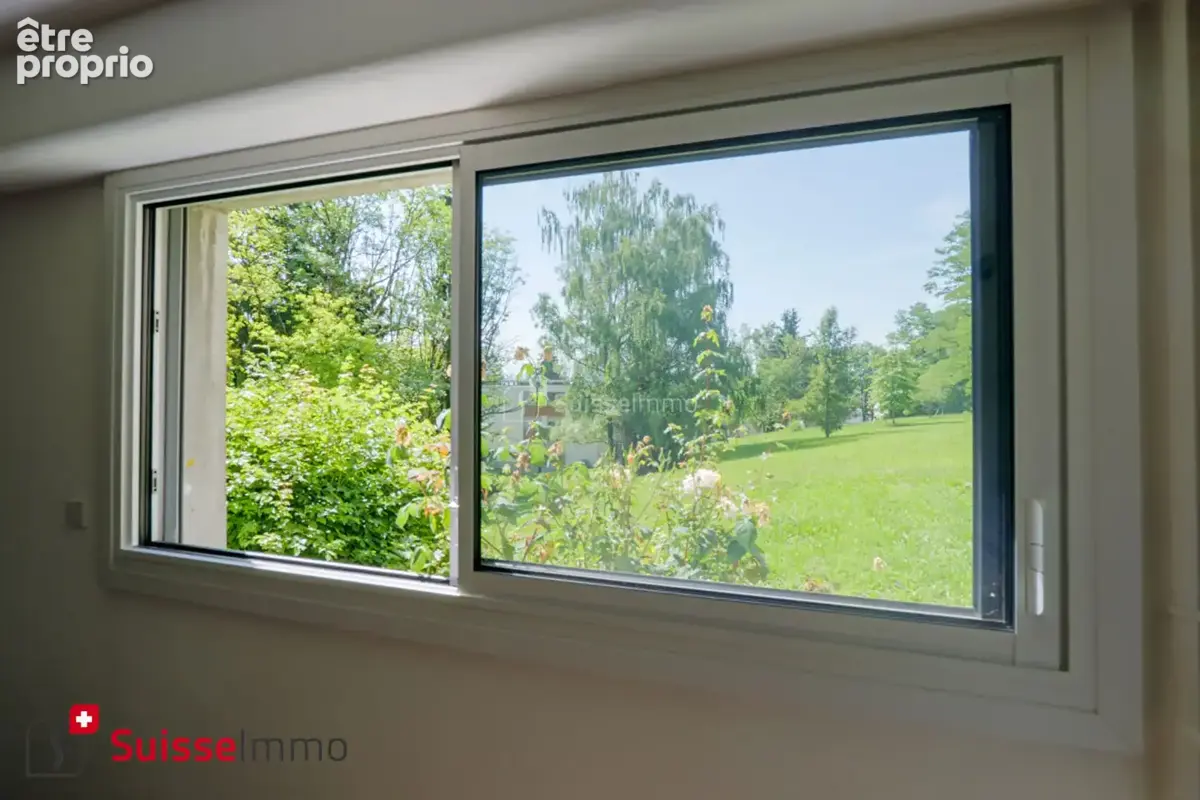 Au coeur d'un parc de 5 hectares, appartement 4 pièces en RDC - photo 7