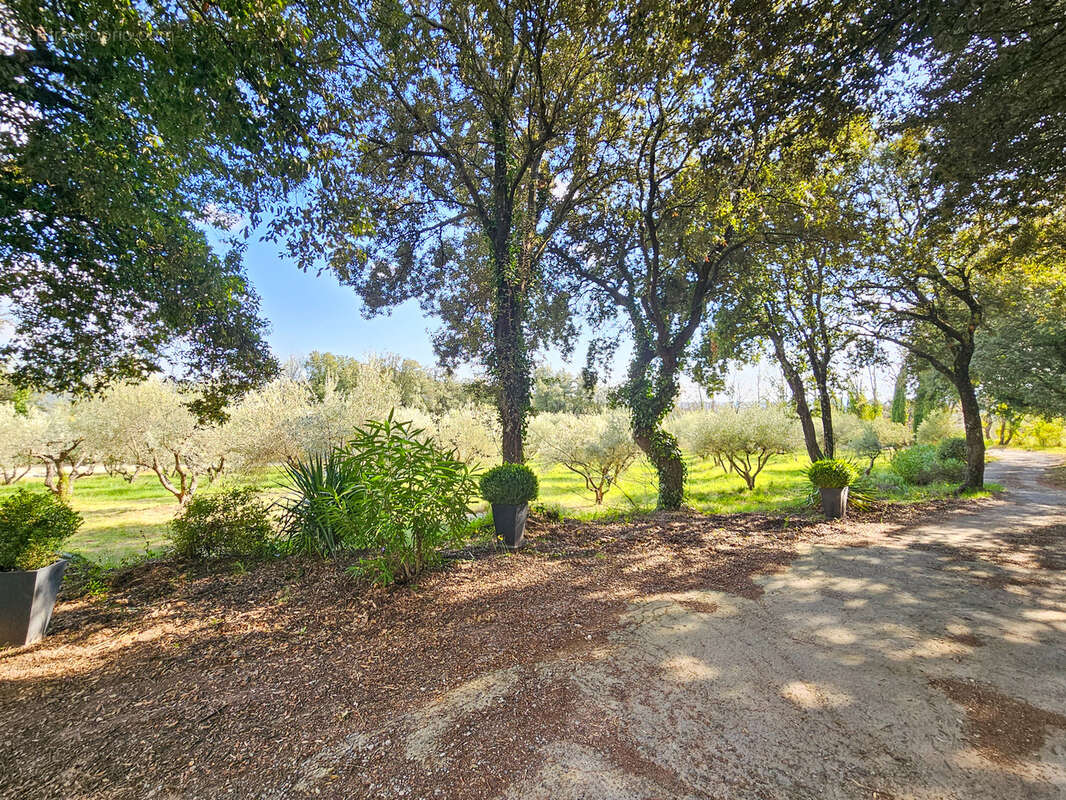 Maison à VILLECROZE