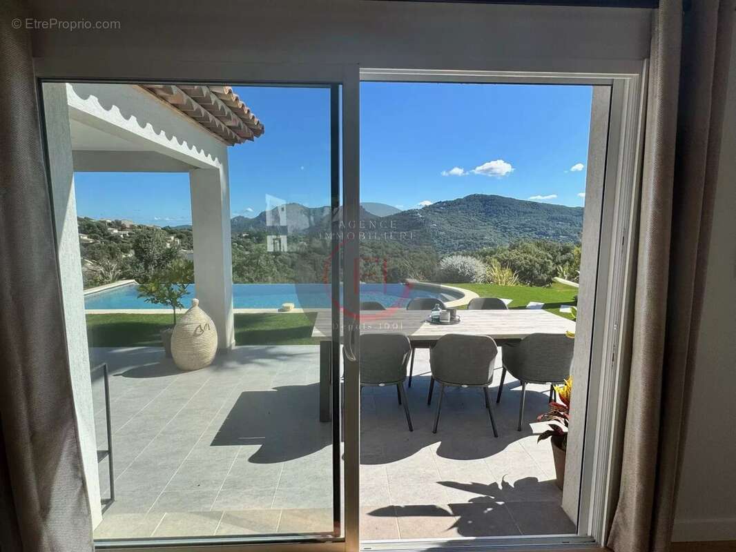 Maison à LES ADRETS-DE-L&#039;ESTEREL