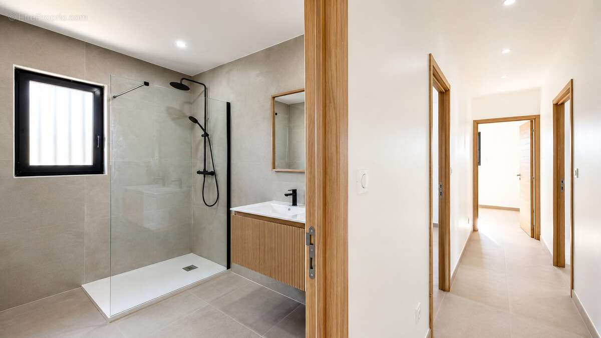 Maison neuve, 130m2 habitable, 3 chambres, piscine - photo 8