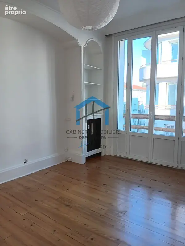 Appartement bourgeois type F3 de 81.56 m2 avec une cave et un garage au 5ème étage avec un ascenseur. - photo 6