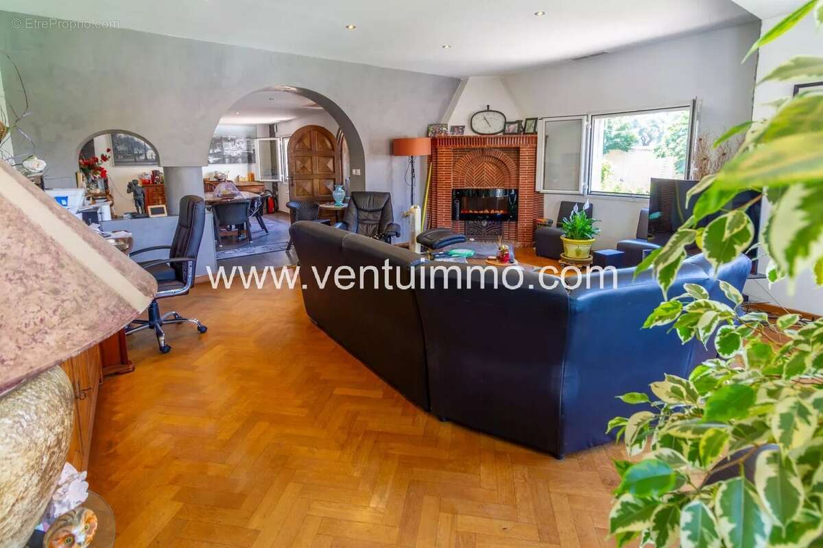 Une configuration unique – 3 espaces indépendants à Cagnes-sur-Mer - photo 4
