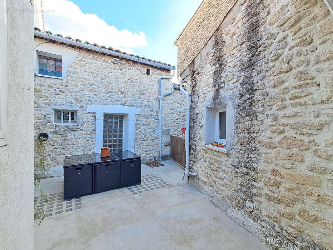 Maison à VILLEVIEILLE