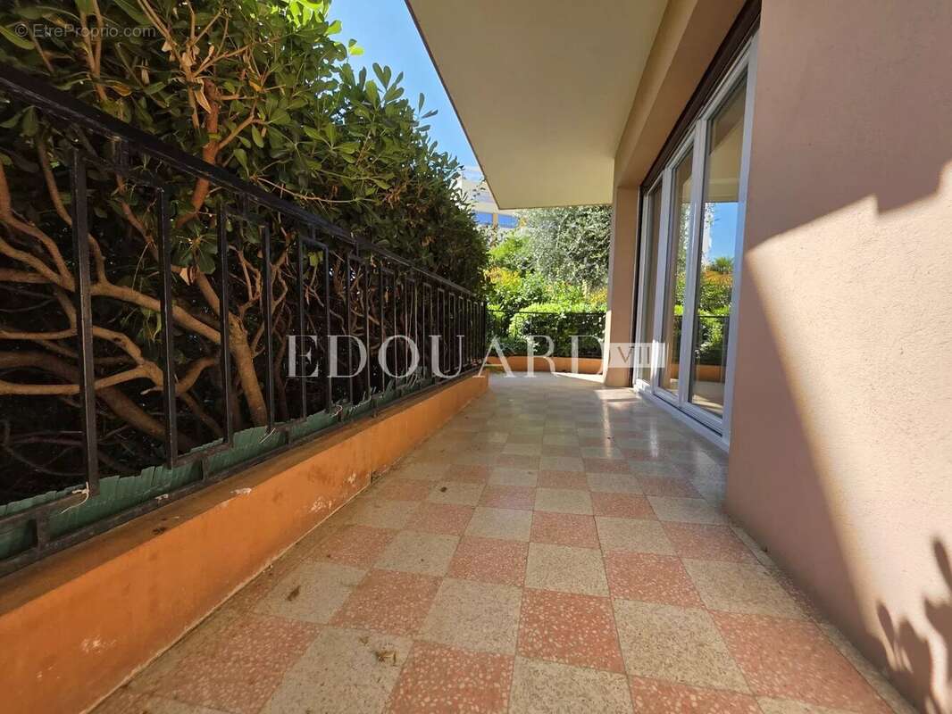 Appartement à ROQUEBRUNE-CAP-MARTIN