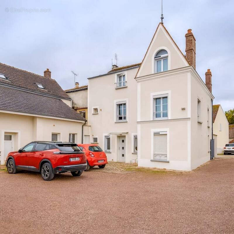 Appartement à FONTENAY-TRESIGNY