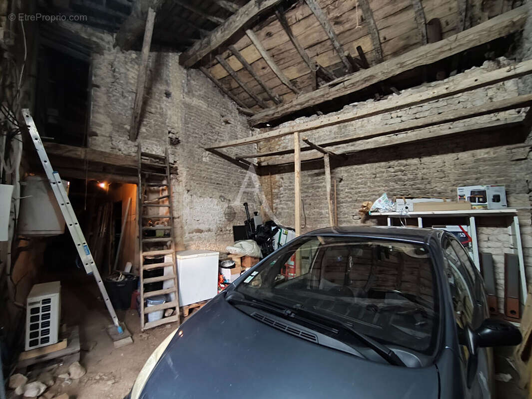 Maison à LOIRE-SUR-NIE