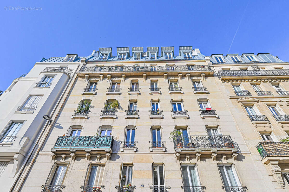 Appartement à PARIS-14E