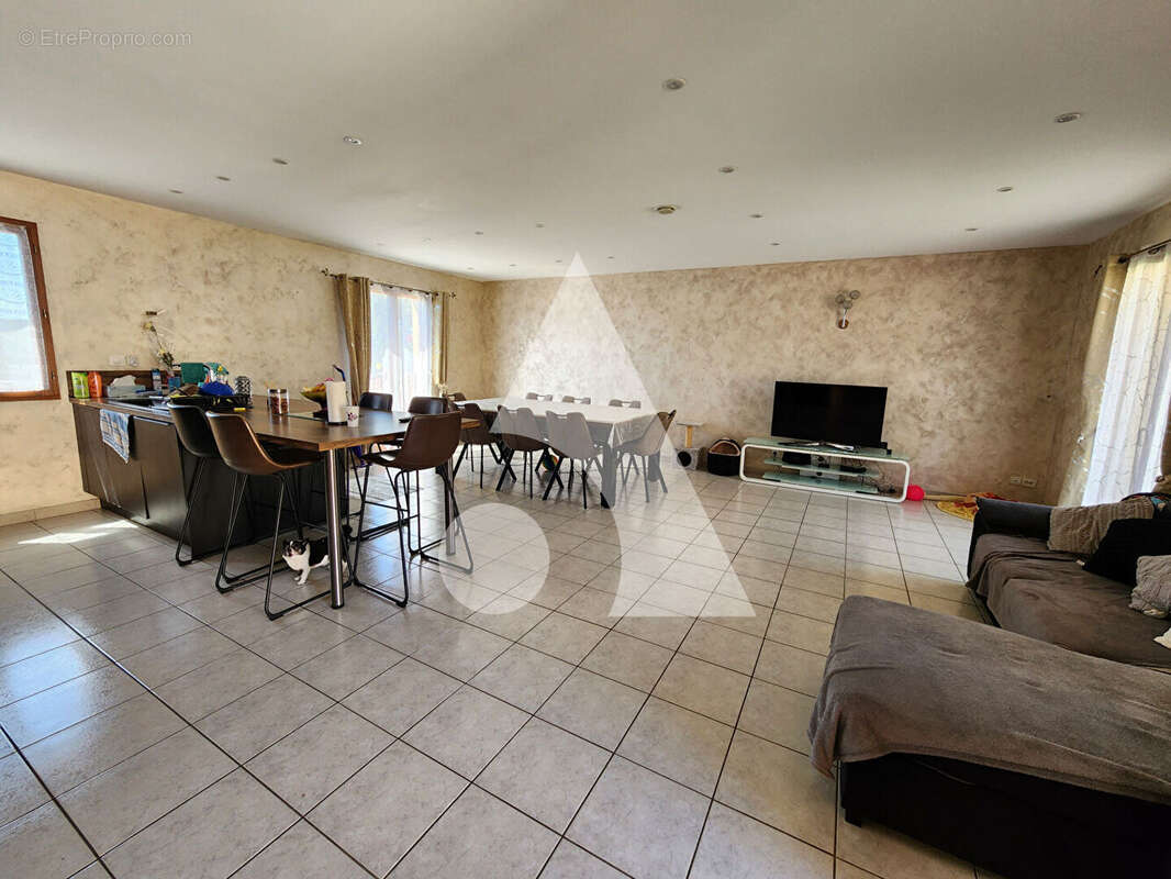 Maison à SAINT-BERAIN-SOUS-SANVIGNES