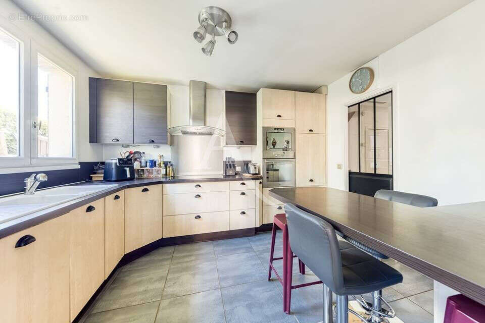 Maison Ozoir La Ferriere 8 pièce(s) 148.7 m2 - photo 8