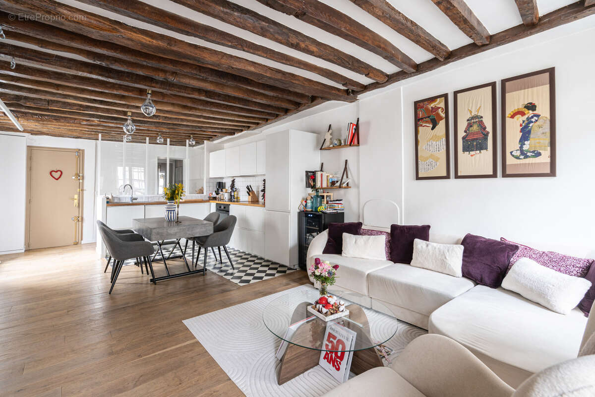 Appartement à PARIS-3E