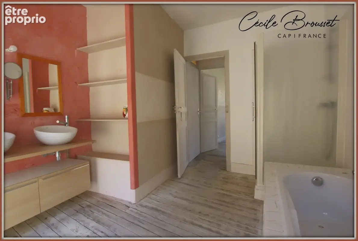 ARLES-SUR-TECH (66150) – Maison de village 5 pièces rénovée avec cour intérieure et possibilité de terrasse - photo 3
