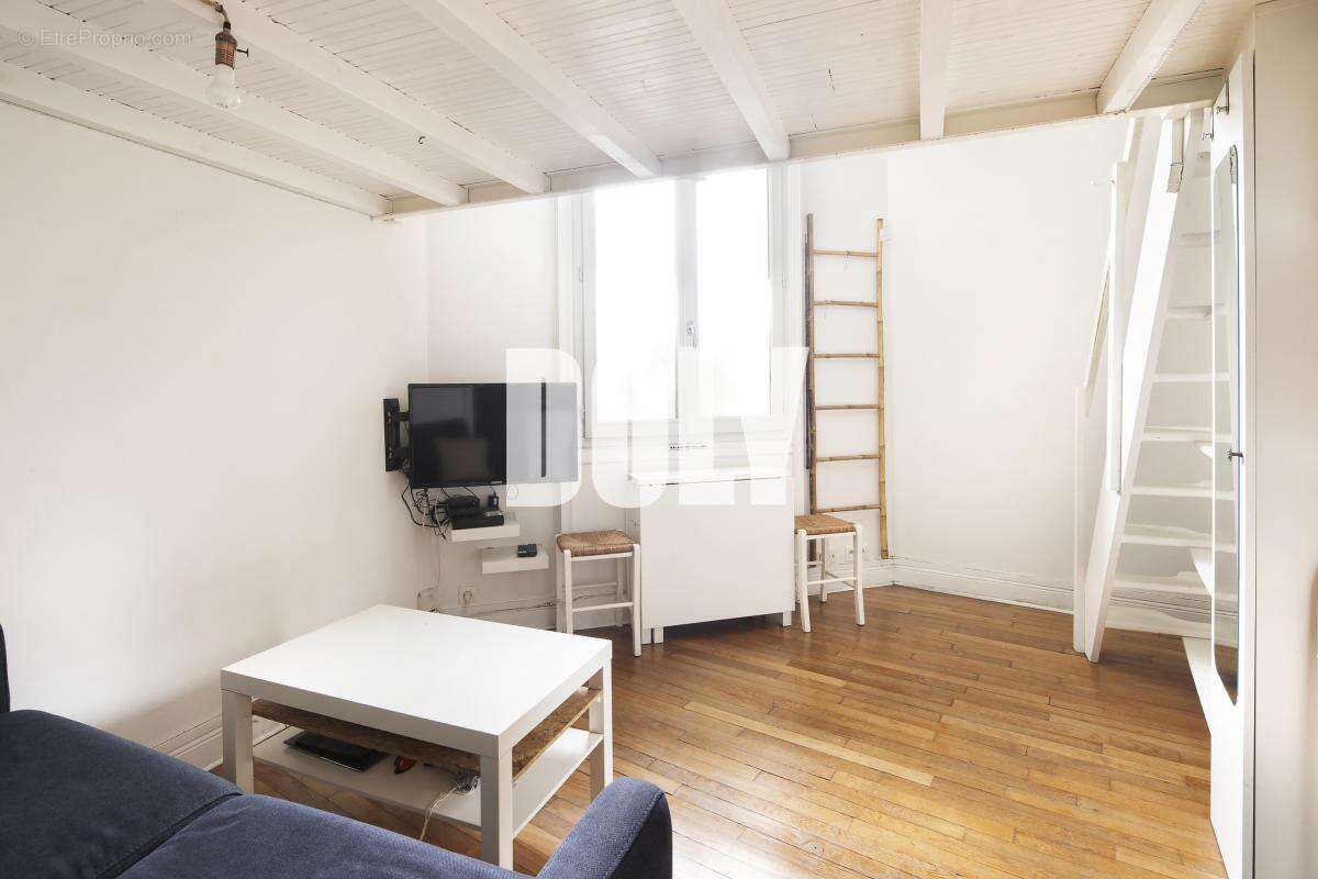 Appartement à PARIS-14E