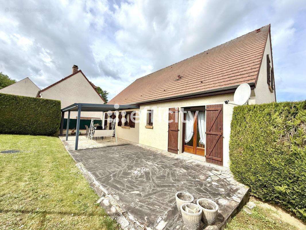 Maison à CIRY-SALSOGNE