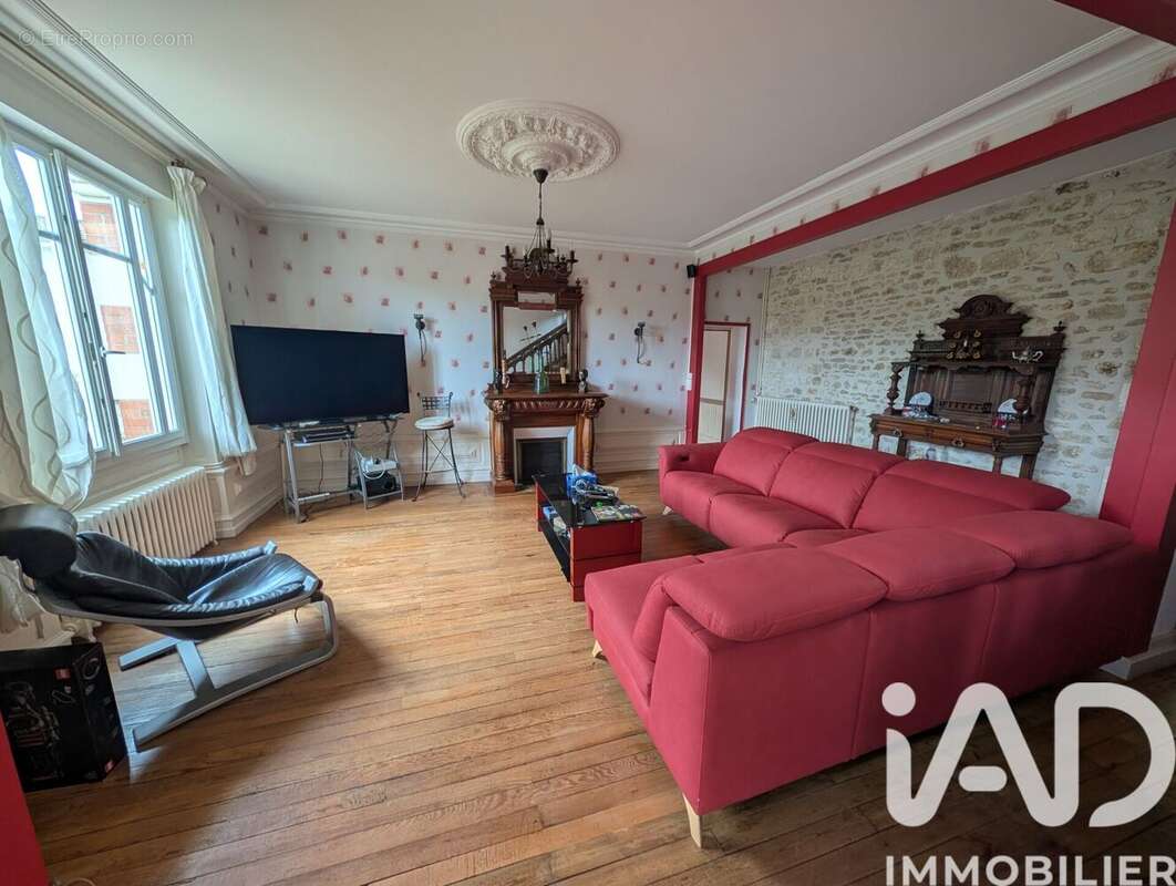 Maison 320 m² à Mosnac  - photo 3