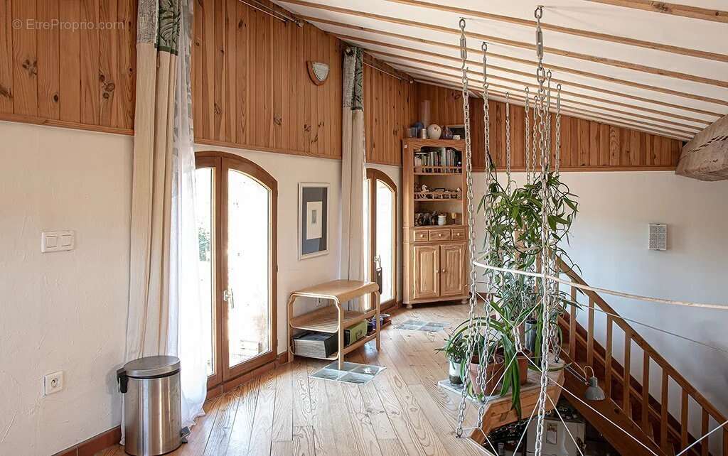 Maison à SAINTE-COLOMBE-SUR-L'HERS