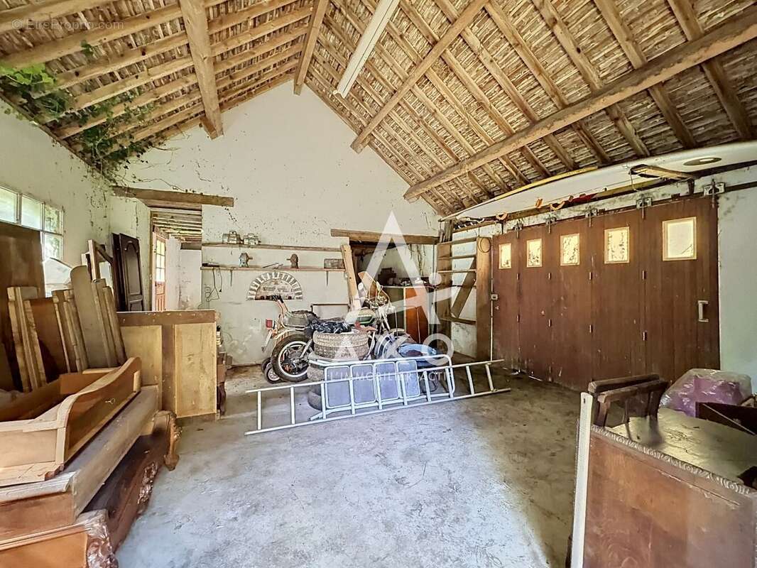 Maison familiale avec garage et dépendance - photo 18