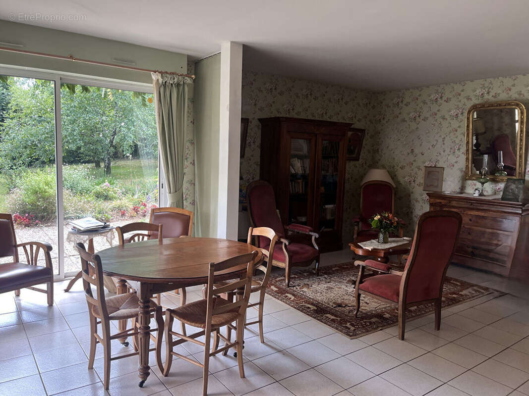 Maison à SAINTE-OUENNE