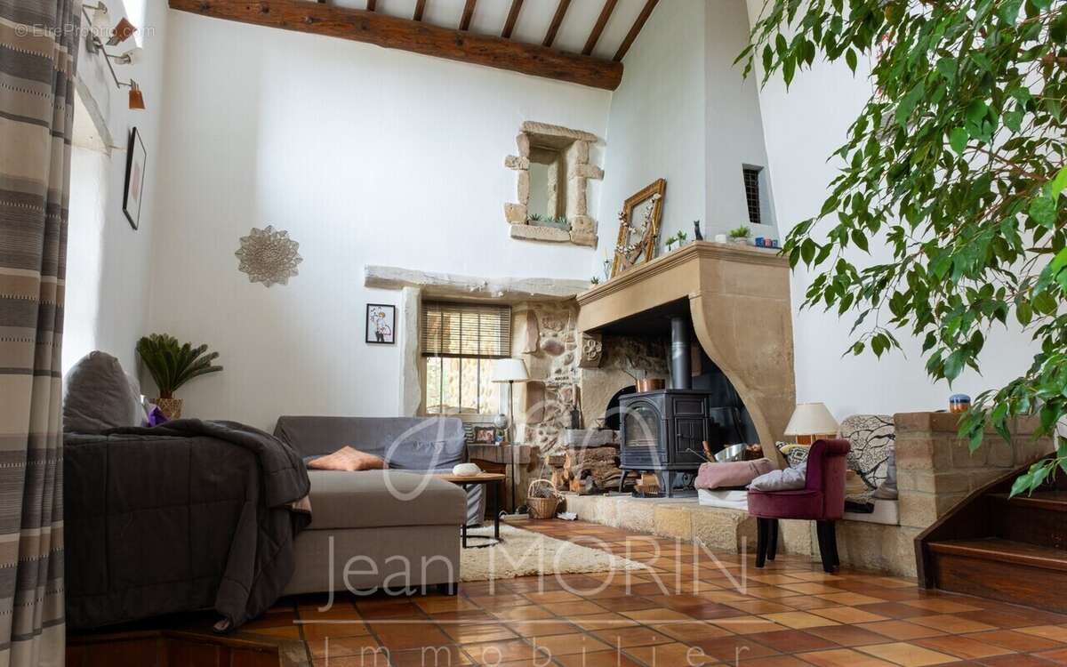 Maison à SAINT-BARDOUX